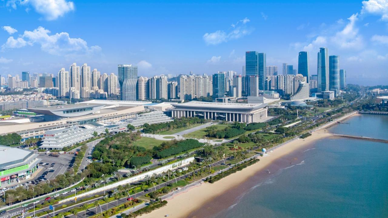 Xiamen International Seaside Hotel -Hotel Corridor Leads To The Stone Exhibition Hall Exterior photo