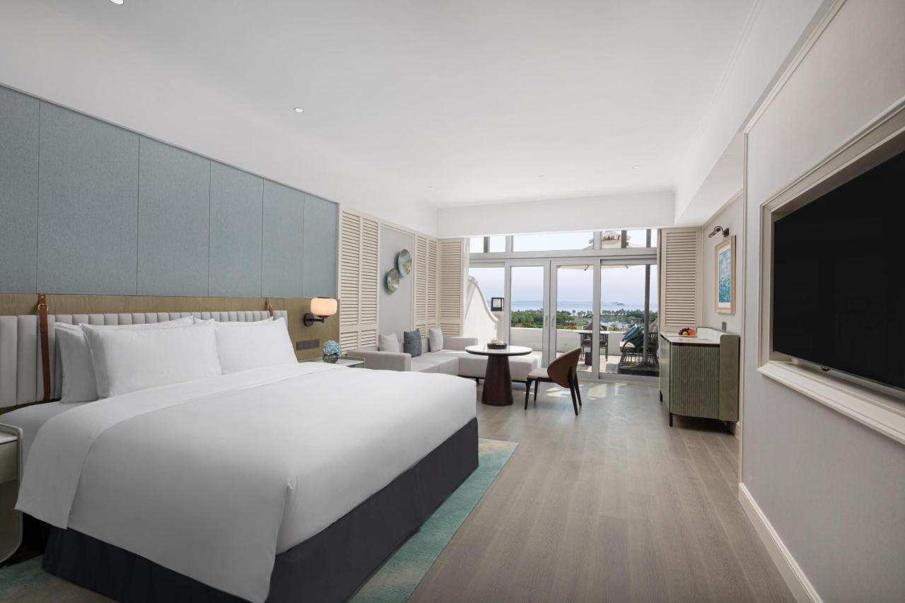 Xiamen International Seaside Hotel -Hotel Corridor Leads To The Stone Exhibition Hall Exterior photo
