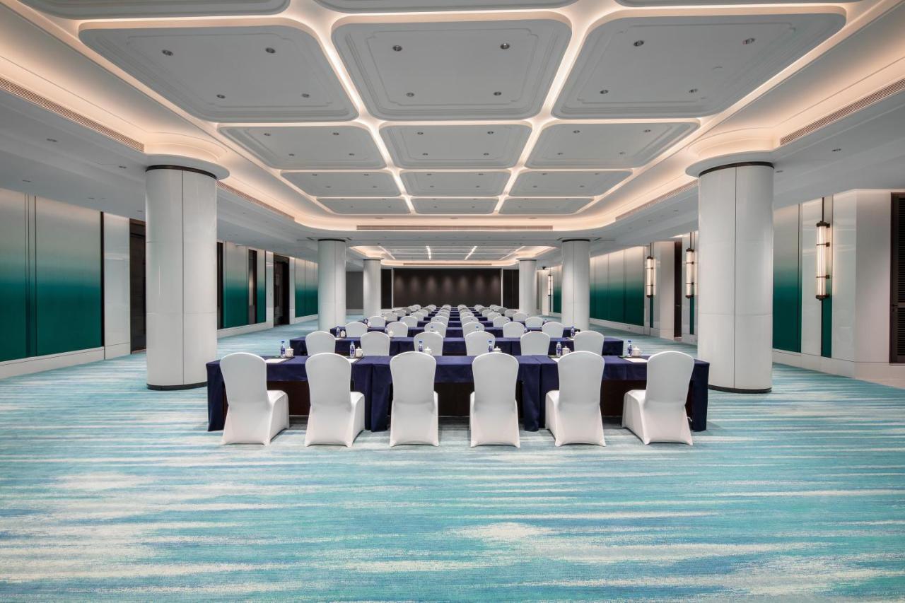 Xiamen International Seaside Hotel -Hotel Corridor Leads To The Stone Exhibition Hall Exterior photo