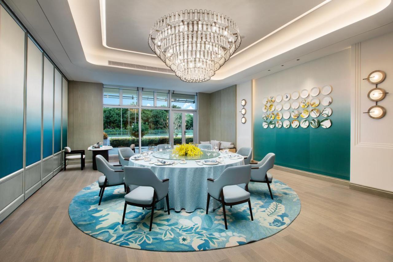 Xiamen International Seaside Hotel -Hotel Corridor Leads To The Stone Exhibition Hall Exterior photo