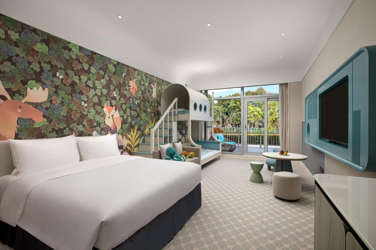 Xiamen International Seaside Hotel -Hotel Corridor Leads To The Stone Exhibition Hall Exterior photo