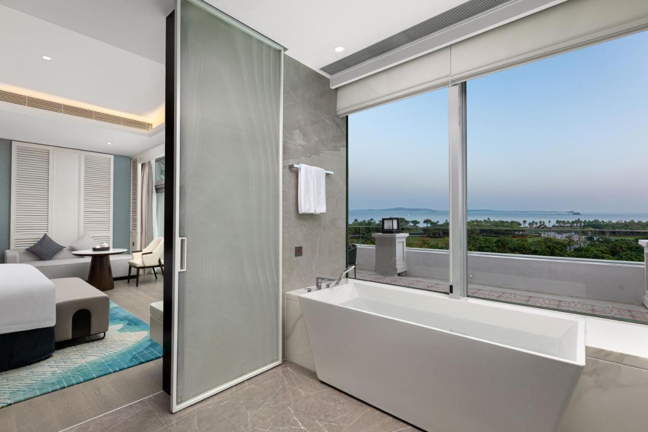 Xiamen International Seaside Hotel -Hotel Corridor Leads To The Stone Exhibition Hall Exterior photo